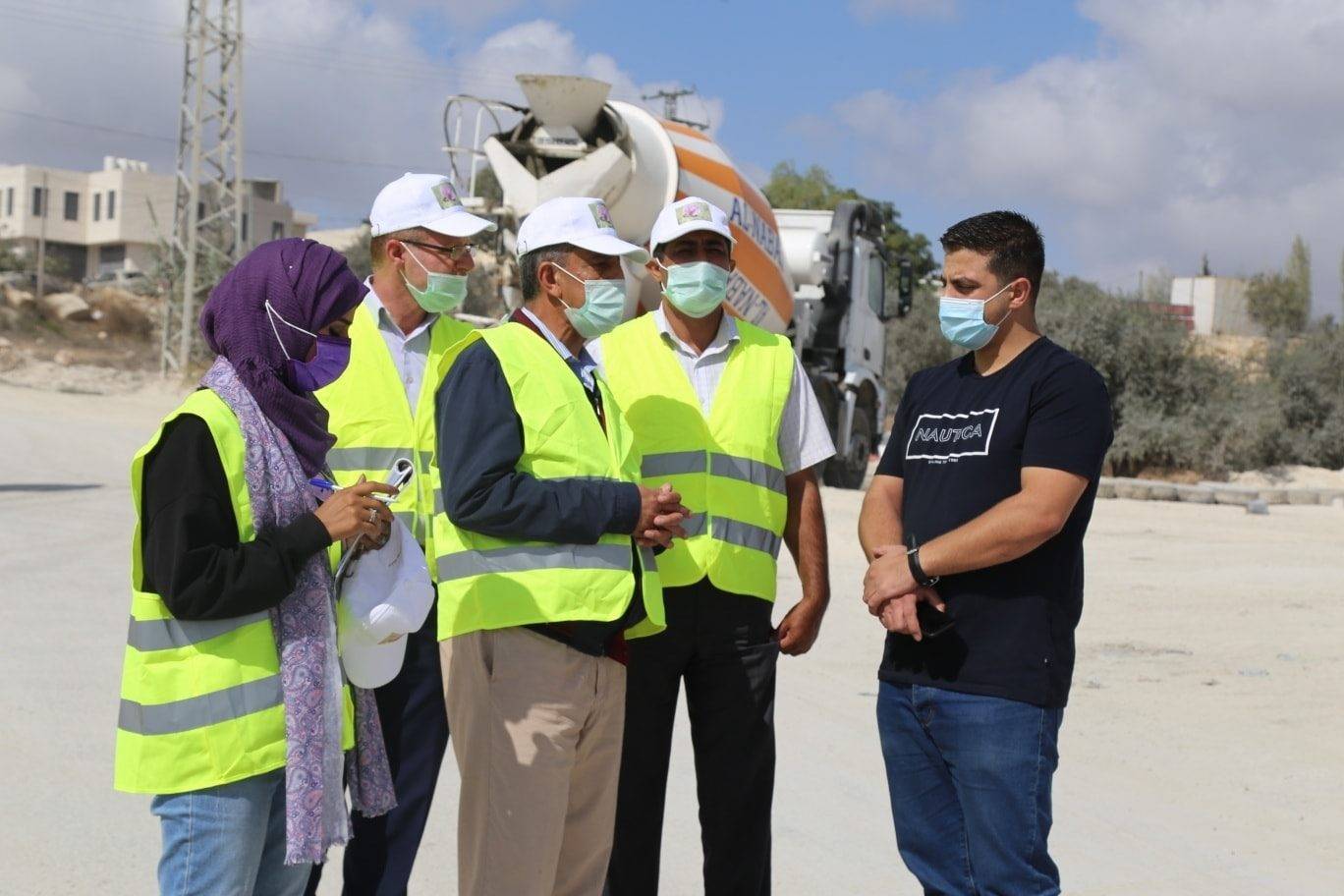 المطور يطلع على مدى التزام المنشآت الصناعية في قرى جفنا وبيرزيت بالاشتراطات البيئية