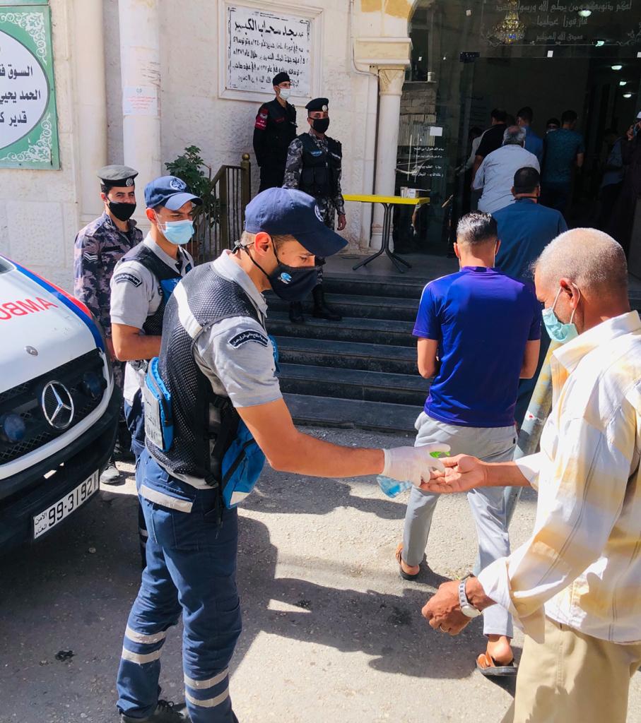 مديرية الأمن العام تكثف انتشارها الأمني في محافظات المملكة منذ بدء سريان قرار الحظر الشامل