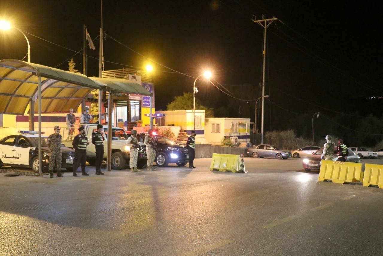 القوات المسلحة الأردنية تبدأ بتنفذ خطة فرض الحظر الشامل في محافظات المملكة