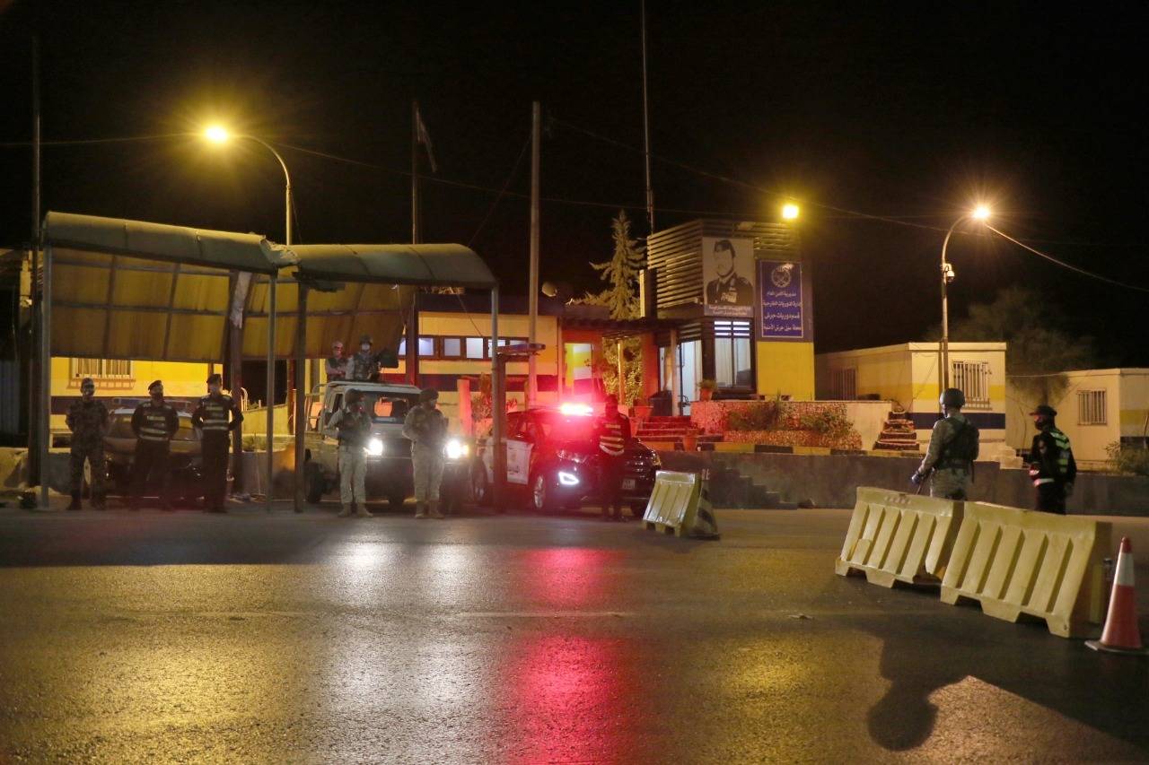 القوات المسلحة الأردنية تبدأ بتنفذ خطة فرض الحظر الشامل في محافظات المملكة