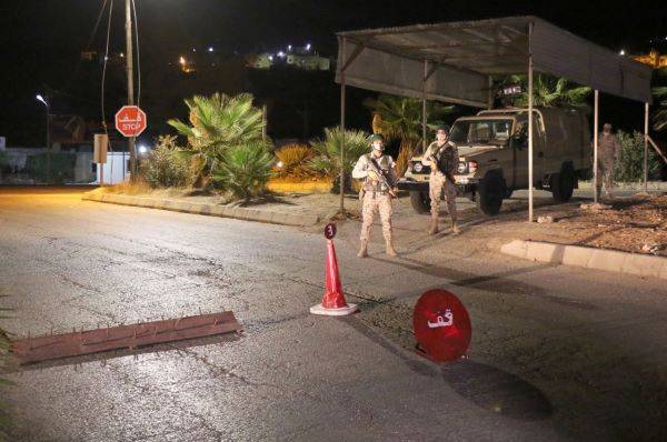 القوات المسلحة الأردنية تبدأ بتنفذ خطة فرض الحظر الشامل في محافظات المملكة