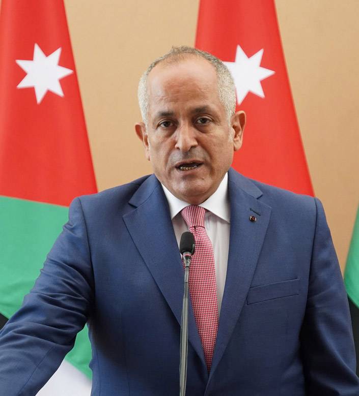 وزير الإعلام : فتح بعض المعابر الحدودية البرية للمملكة أمام حركة المسافرين