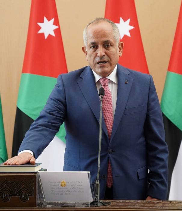 العايد : حظر التجول الشامل سيكون خلال أيام الجمعة فقط