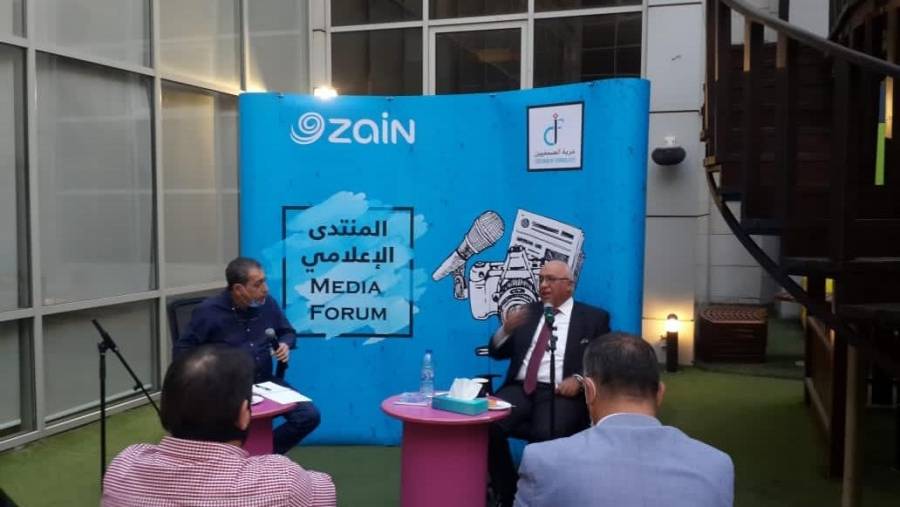 خلال المنتدى الإعلامي لمركز حماية وحرية الصحفيين .. المعايطة: لا تدخلات حكومية بالانتخابات