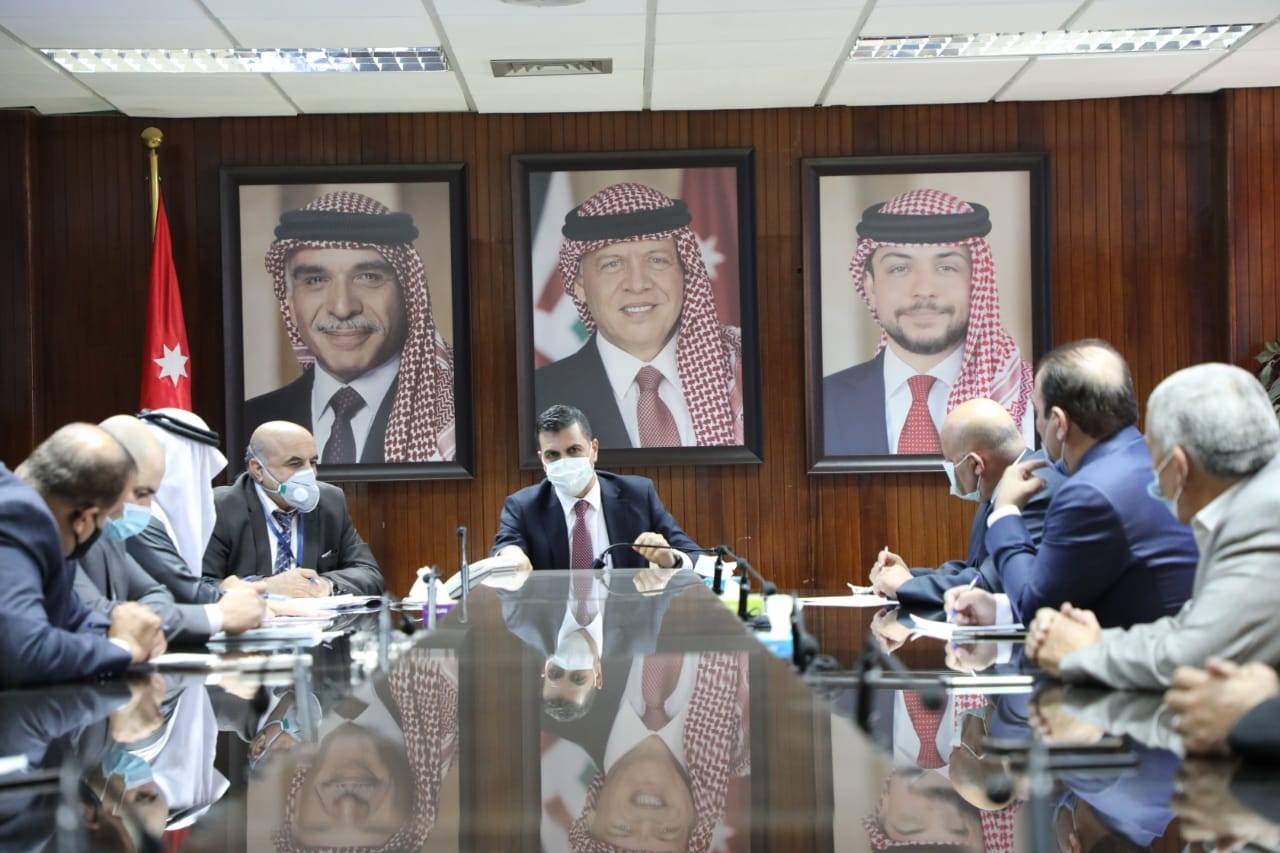 وزير المياه والري يلتقي نقيب وعدد من اعضاء مجلس نقابة المقاولين