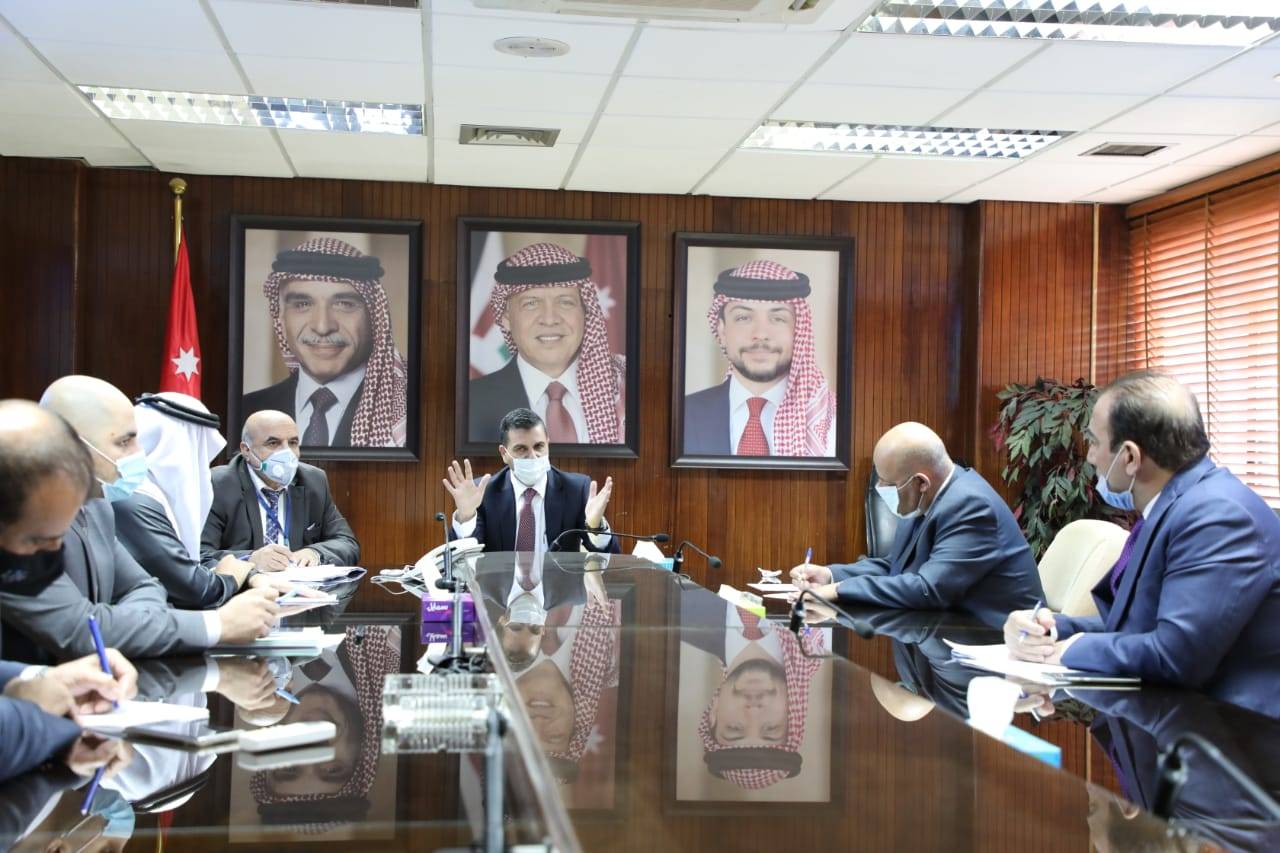 وزير المياه والري يلتقي نقيب وعدد من اعضاء مجلس نقابة المقاولين