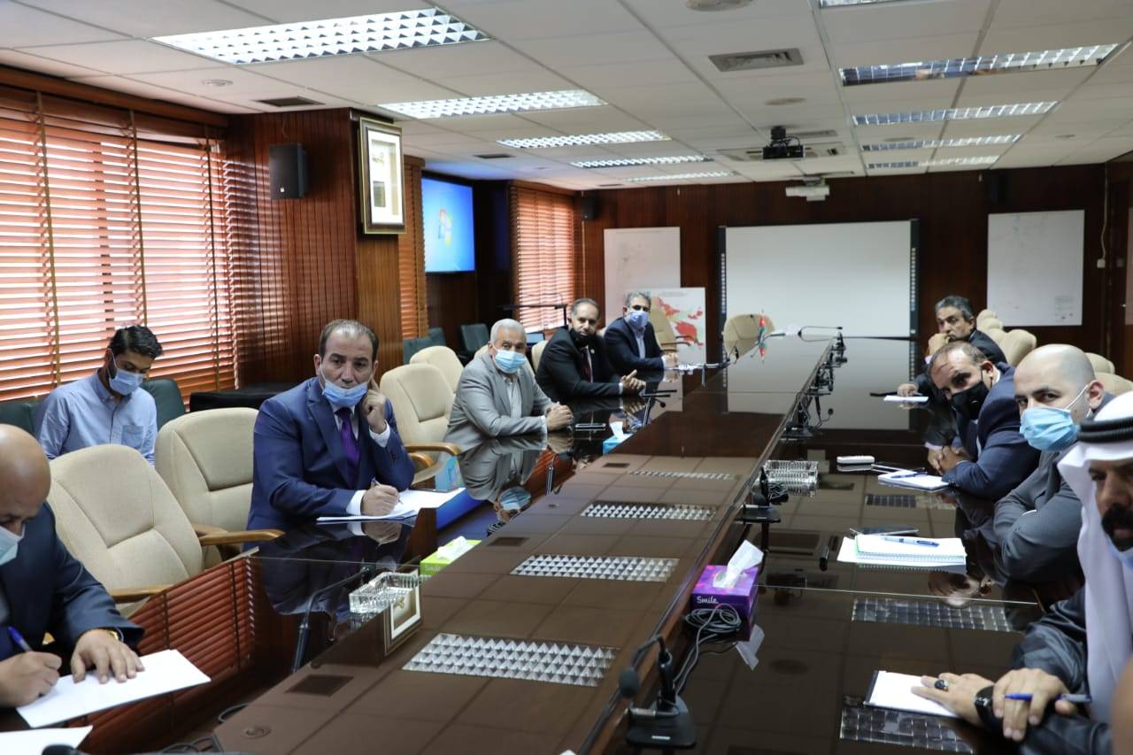 وزير المياه والري يلتقي نقيب وعدد من اعضاء مجلس نقابة المقاولين