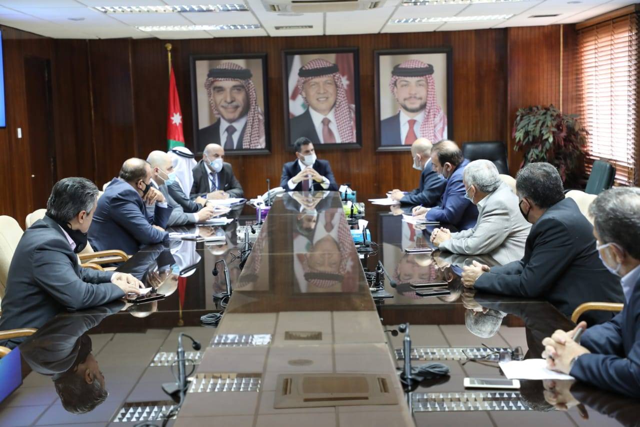 وزير المياه والري يلتقي نقيب وعدد من اعضاء مجلس نقابة المقاولين