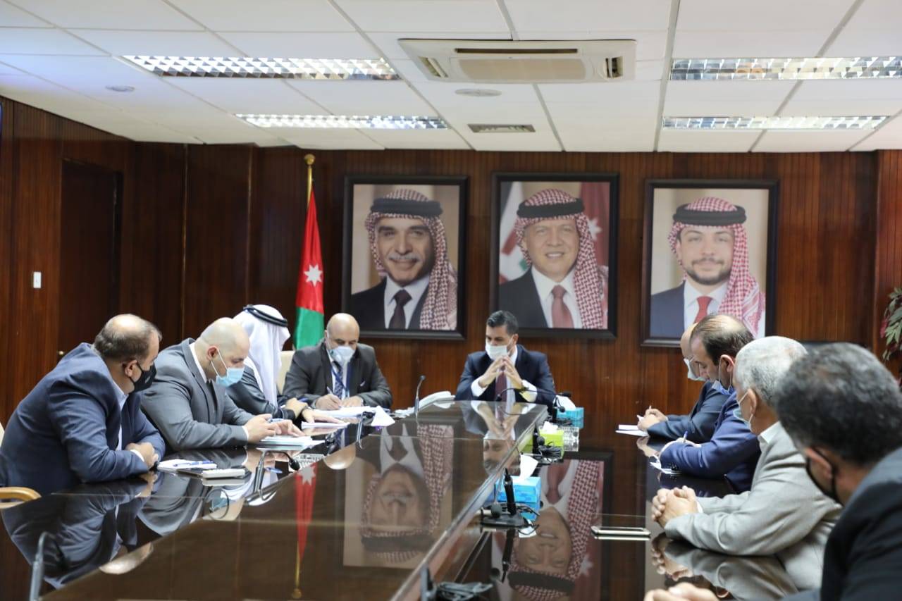 وزير المياه والري يلتقي نقيب وعدد من اعضاء مجلس نقابة المقاولين