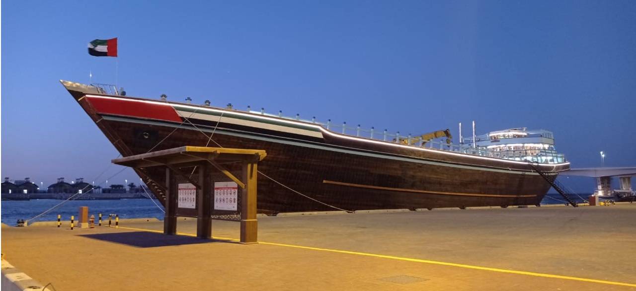 باخرة إماراتية عملاقة تحصد الرقم القياسي العالمي لأكبر باخرة خشبية عربية في العالم