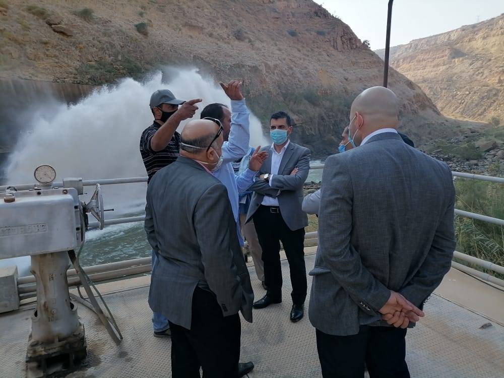وزير المياه والري يتفقد سد الملك طلال ويطلع على الخطة التنفيذية لادارة السد