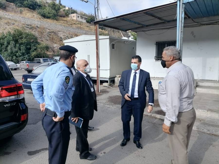 وزير المياه والري يتفقد خدمات المياه والصرف الصحي في محافظة البلقاء في جولة مفاجأة على ادارة المياه