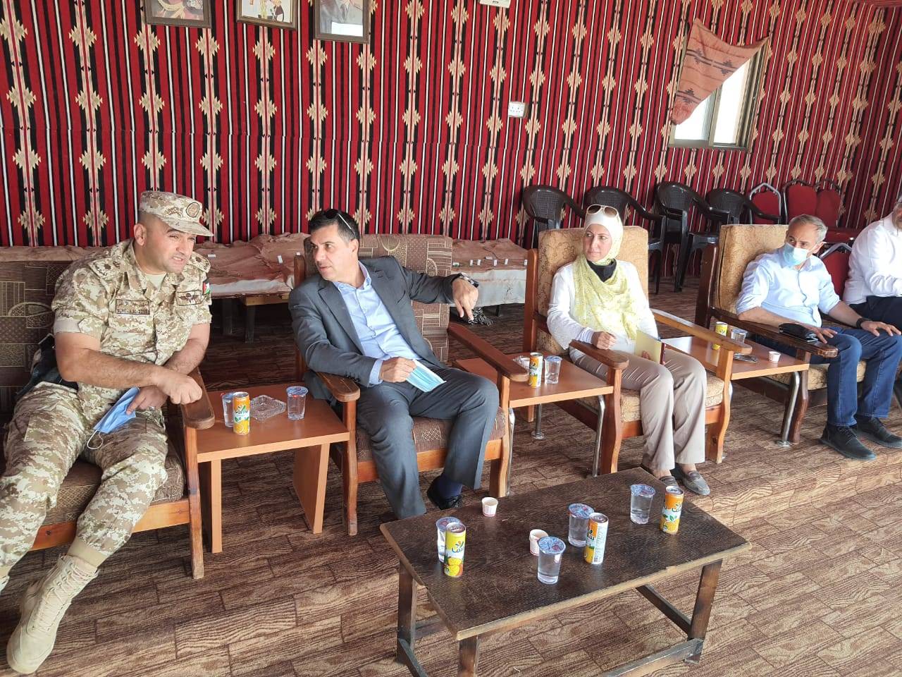 وزير المياه والري يتفقد عدد من المشاريع التنموية في وادي عربة 