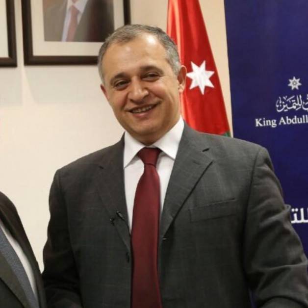 وزير العمل يقرر تعليق تقديم الكفالات البنكية أو العدلية لإصدار التصاريح للعمال غير الأردنيين إلى اشعار آخر