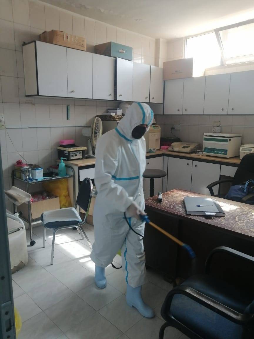 تعقيم مركز صحي مخيم مادبا .. صور