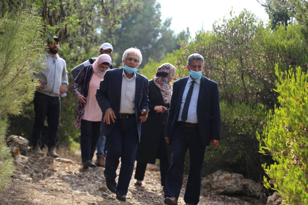 فلسطين .. المطور يطلع على الواقع البيئي لقرية تل وعلى أعمال مركز التنوع الحيوي  بيرك