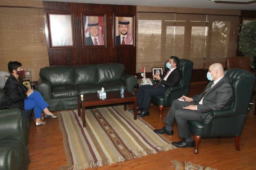وزير المياه والري وسفيرة الاتحاد الاوروبية يبحثان تعزيز أوجه التعاون