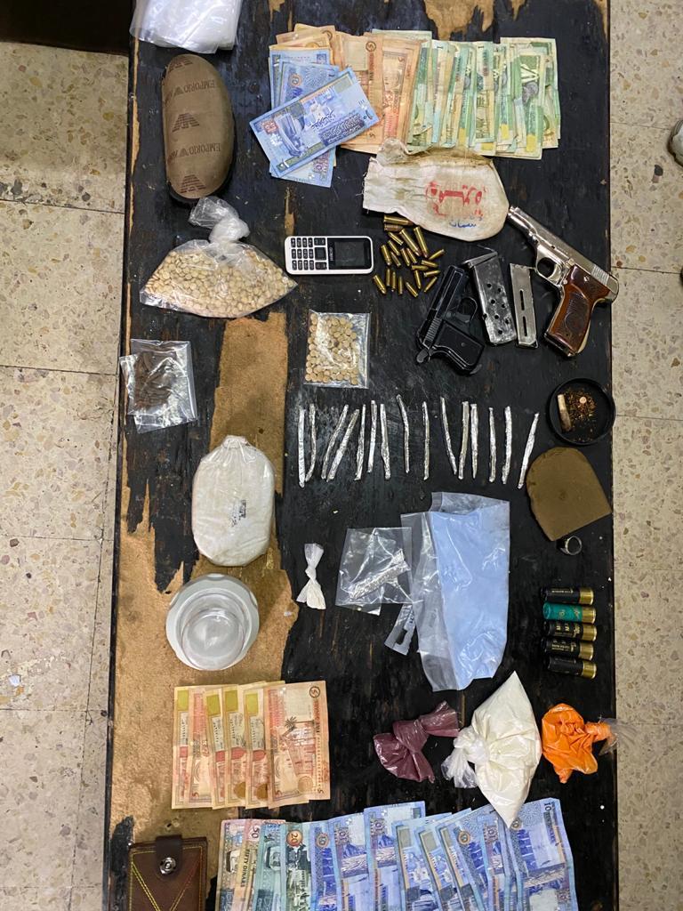 ادارة مكافحة المخدرات تنفذ منذ بداية الاسبوع سلسلة من الحملات الامنية على مروجي المواد المخدرة في الزرقاء والكرك والرمثا
