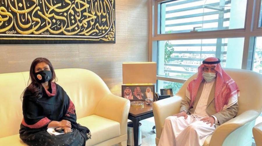 السفير السعودي لدى الأردن يلتقي في مكتبه سفيرة بنغلاديش لدى الأردن