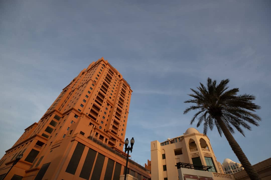 اللجنة العليا للمشاريع والإرث تدعو ملاك الشقق السكنية لتسجيل رغبتهم في تأجيرها ضمن برنامج الإقامة لمونديال 2022