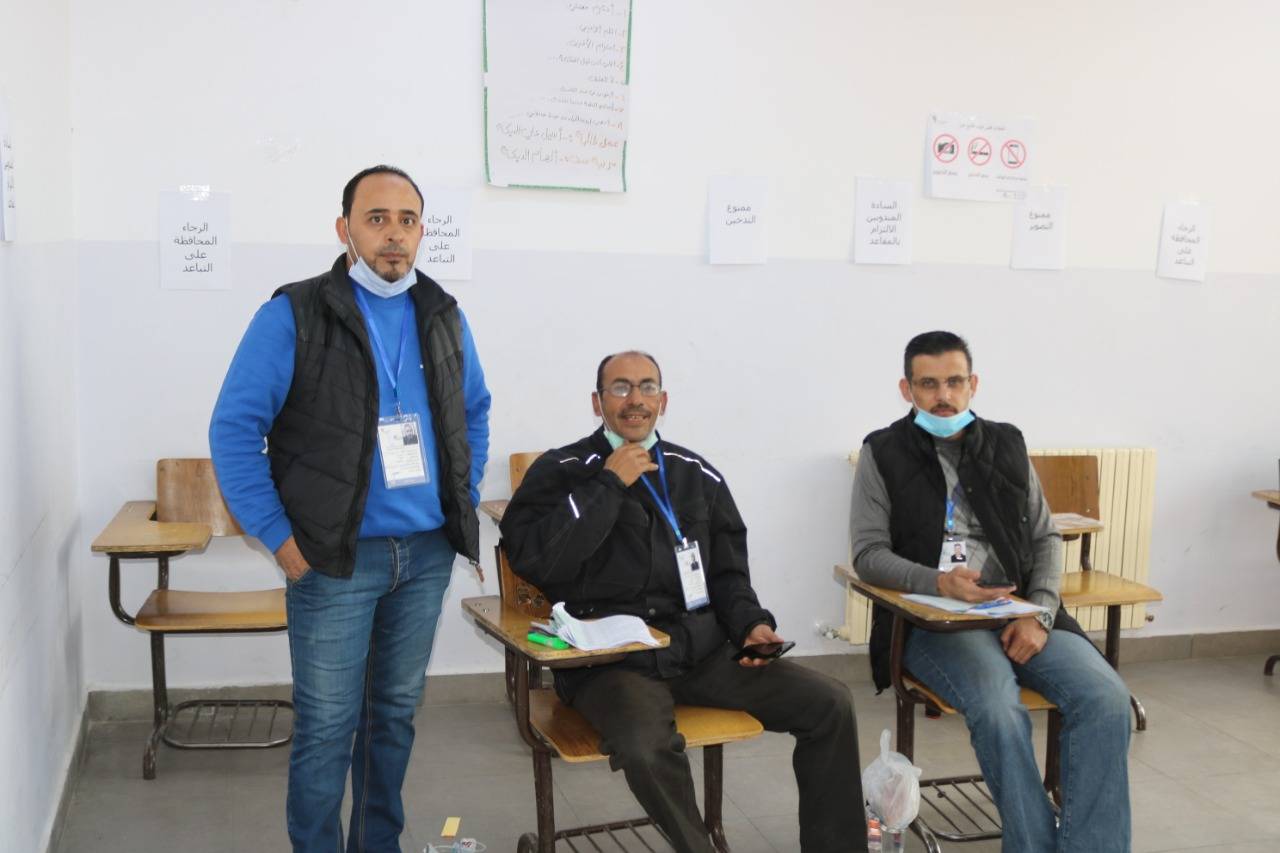 تتواصل عملية الاقتراع في لواء الموقر مع الالتزام بإجراءات الصحة السلامة العامّة