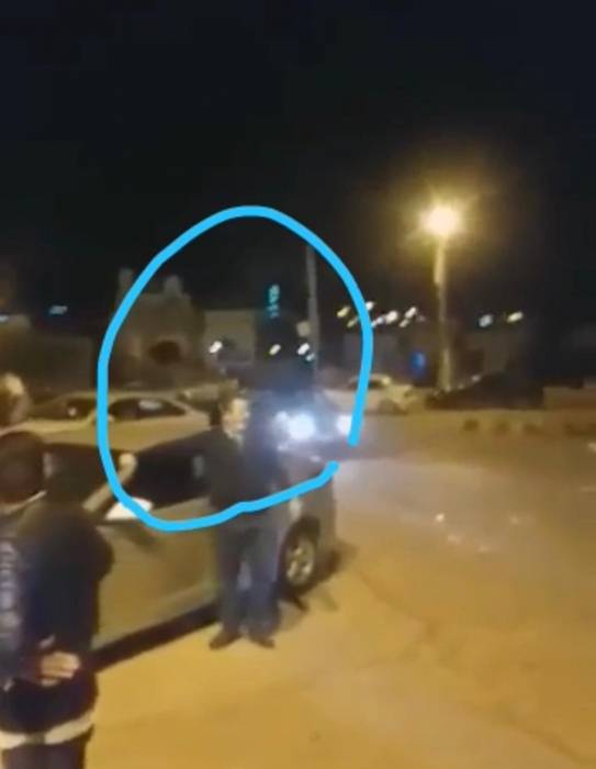 القبض على ثلاثة اشخاص ظهروا خلال فيديوهات وهم يقومون باطلاق عيارات نارية في محافظة البلقاء.