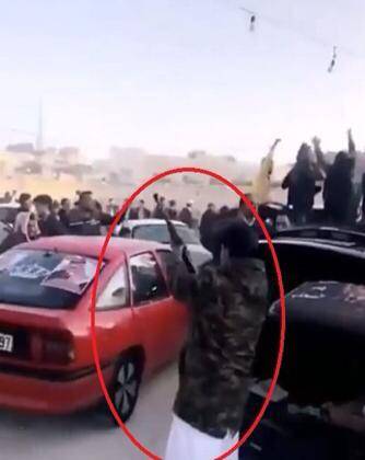 قوة امنية تضبط شخصاً ظهر في مقطع فيديو وهو يطلق عيارات نارية في البادية الشمالية