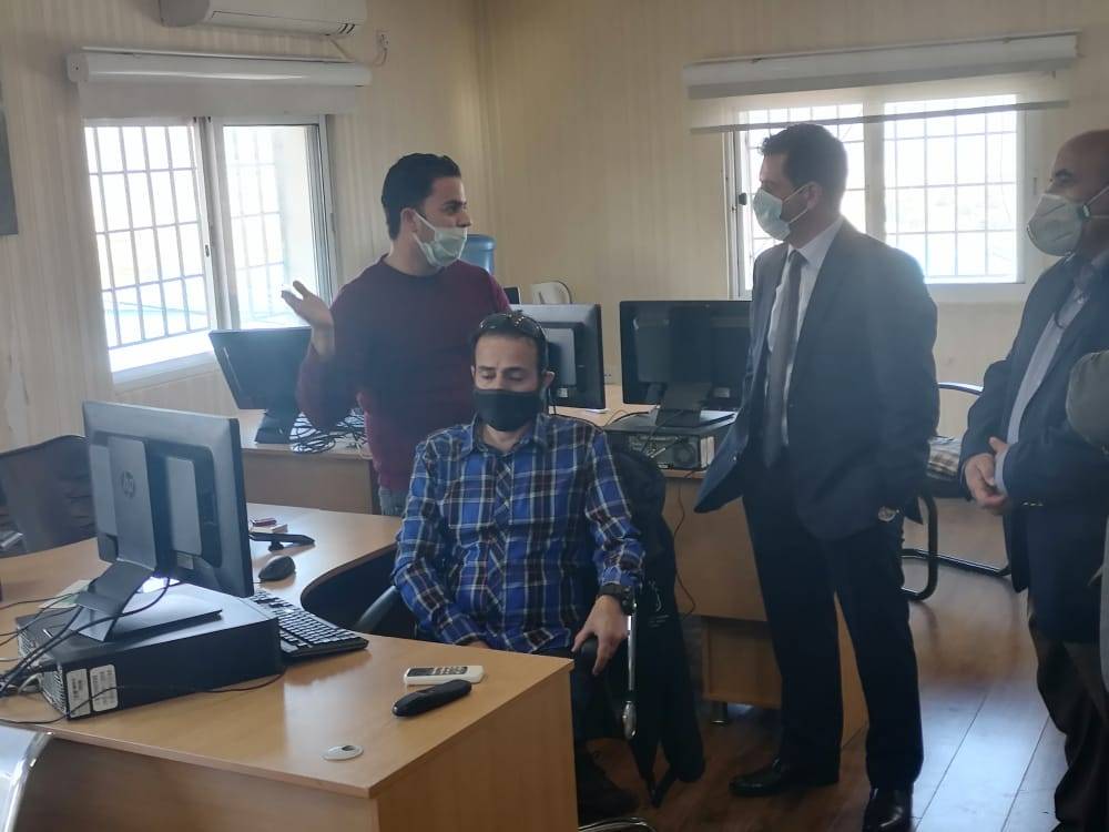 جولة مفاجئة لوزير المياه والري على مركز (سكادا) تحكم مياه الشمال 