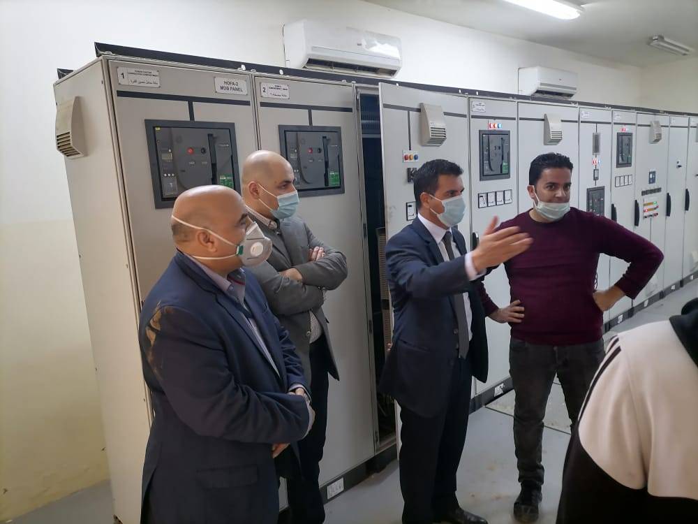 جولة مفاجئة لوزير المياه والري على مركز (سكادا) تحكم مياه الشمال 