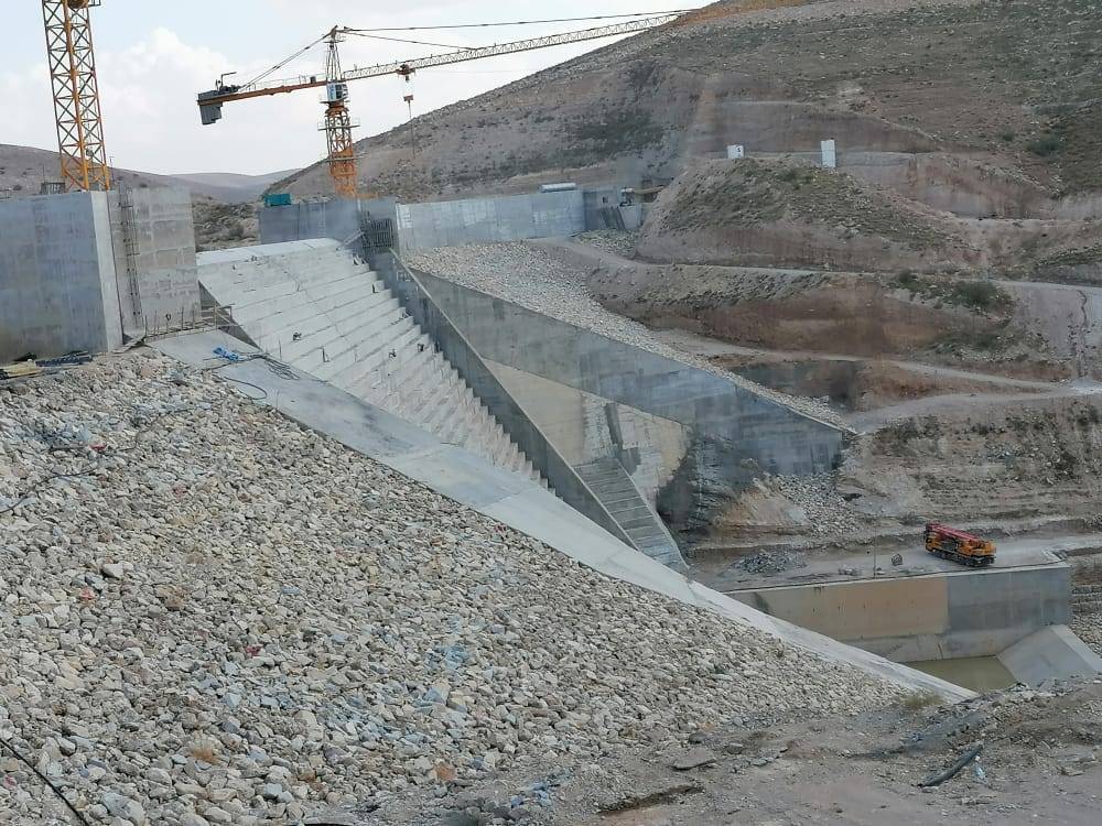 جوله تفقدية لوزير المياه والري على مشروع تعليه سد الواله وسد الموجب