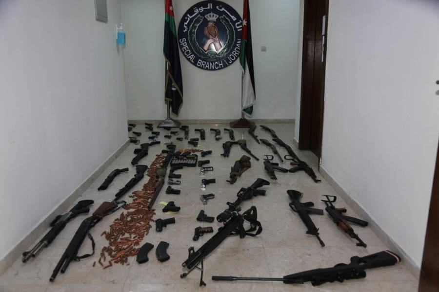 الامن العام: ارتفاع عدد الاسلحة المضبوطة  الى 98 قطعة منذ انتهاء عملية الاقتراع.. صور وفيديو