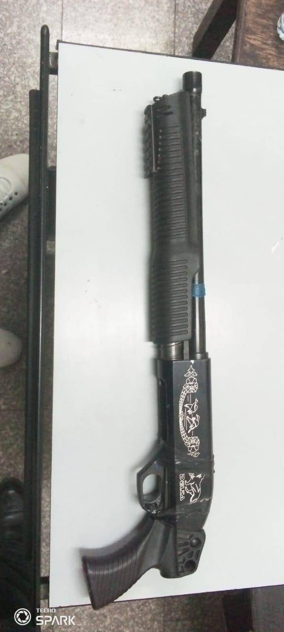 القاء القبض على خمسة اشخاص في عجلون والكرك ومادبا والرويشد.. وبحوزتهم 7 اسلحة نارية احدها اتوماتيكي