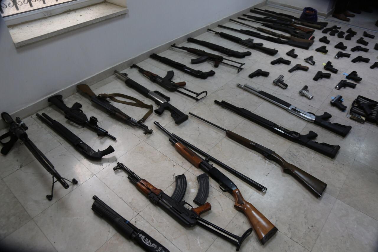 الامن العام: ارتفاع عدد الاسلحة المضبوطة  الى 98 قطعة منذ انتهاء عملية الاقتراع.. صور وفيديو 