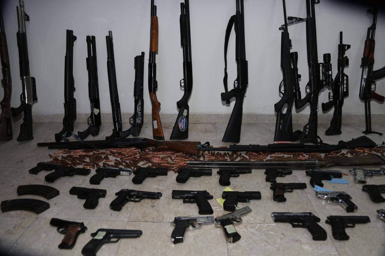 الامن العام: ارتفاع عدد الاسلحة المضبوطة  الى 98 قطعة منذ انتهاء عملية الاقتراع.. صور وفيديو 