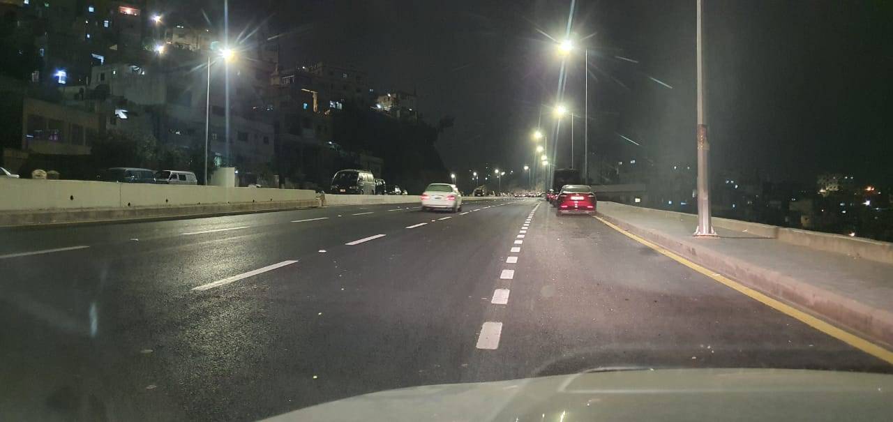 أمانة عمان : إعادة الحركة المرورية في شارع الاستقلال وبالإتجاهين