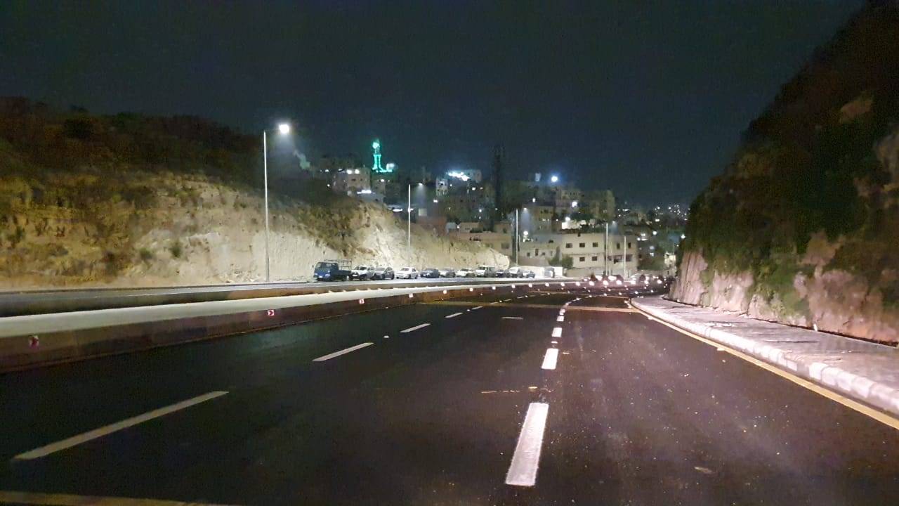 أمانة عمان : إعادة الحركة المرورية في شارع الاستقلال وبالإتجاهين