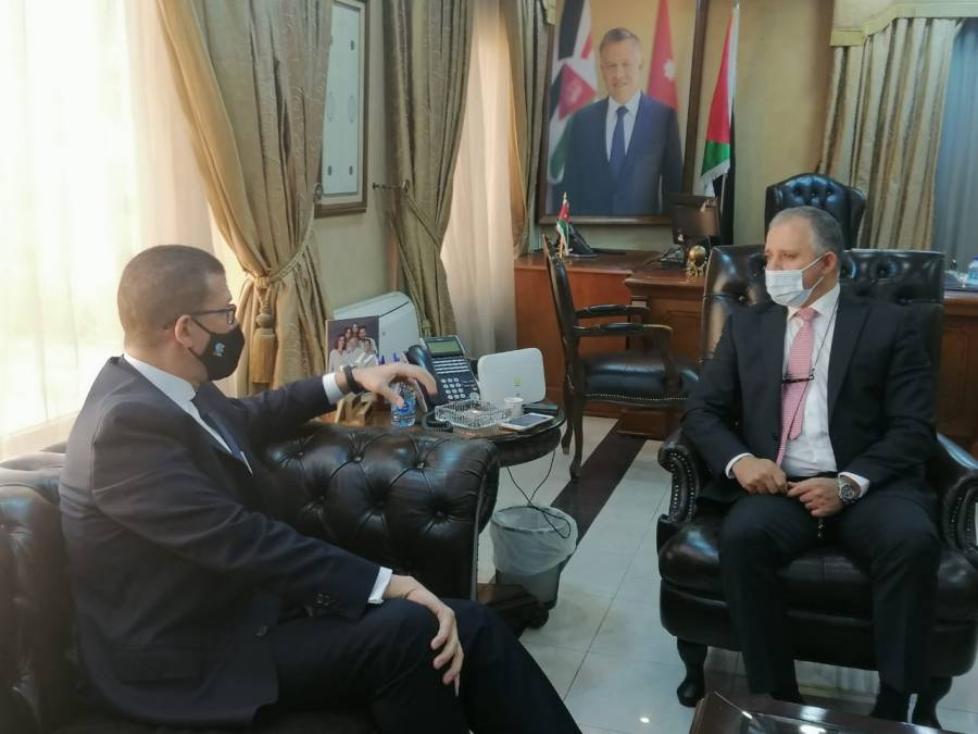 وزير العمل يلتقي السفيرين المصري والكوري