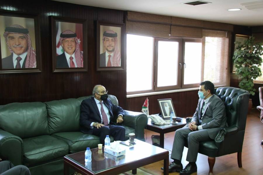 وزير المياه والري ورئيس هيئة  الاستثمار  يبحثان تشجيع الاسثمار