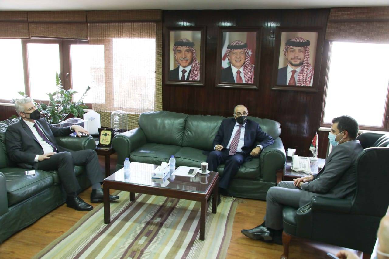 وزير المياه والري ورئيس هيئة  الاستثمار  يبحثان تشجيع الاسثمار