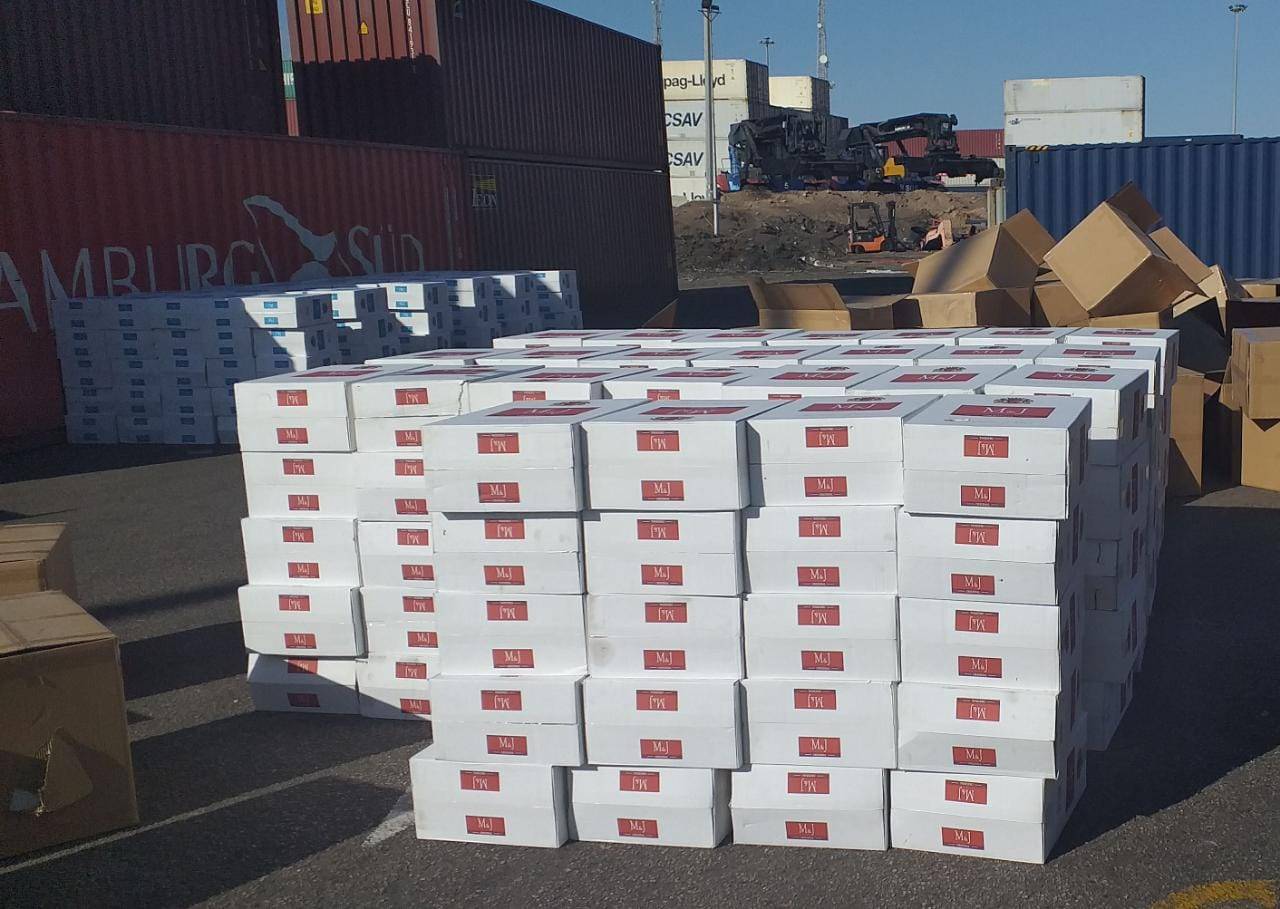 الجمارك  تحبط تهريب حاوية سعة ٤٠ قدم من الدخان  