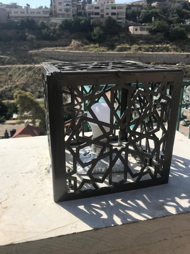 بلدية السلط تعيد تأهيل الإنارة المعتدى عليها