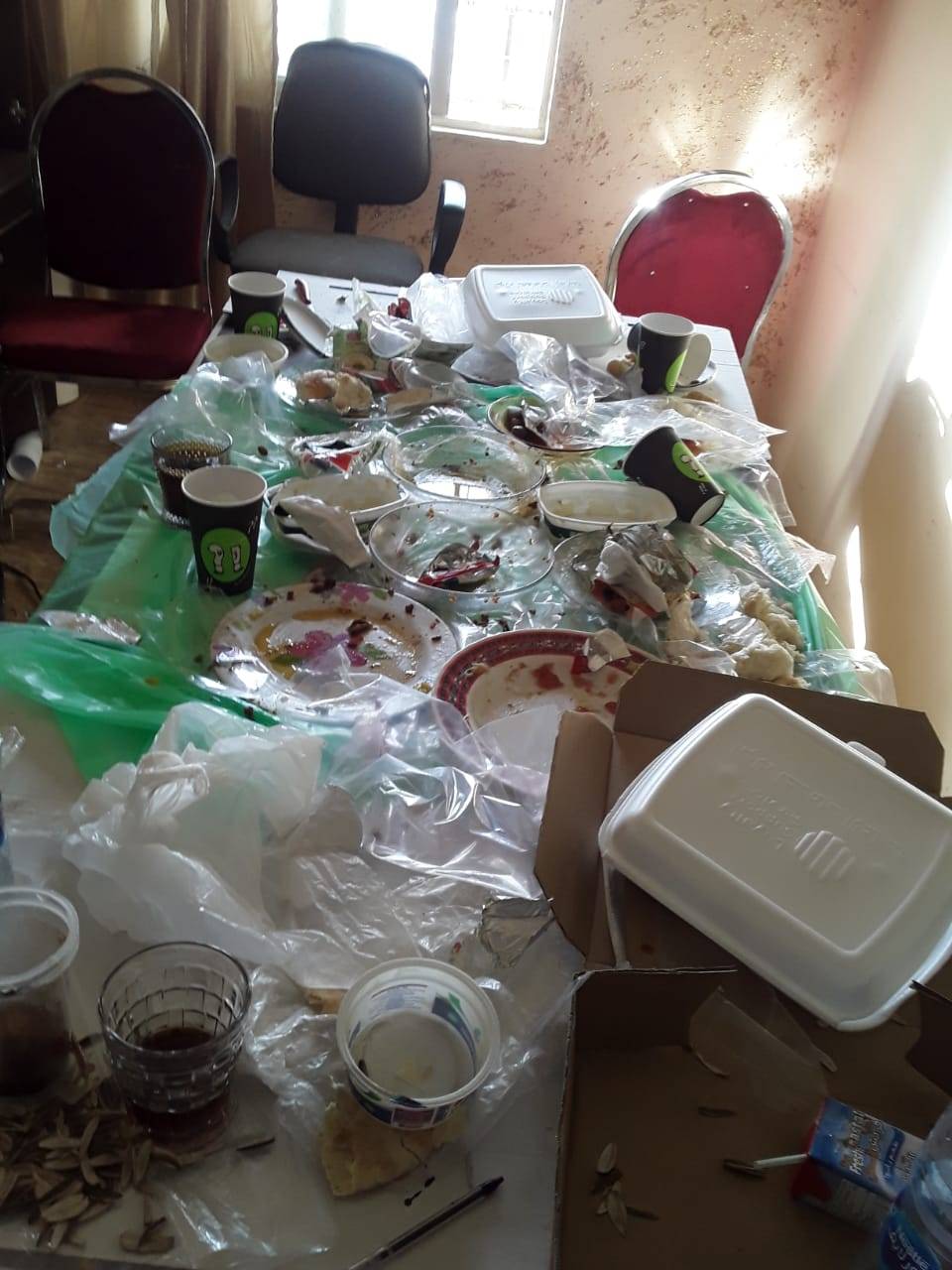 قاعة الكرك الرياضية.. نقص في الخدمات وغياب الصيانة الدورية