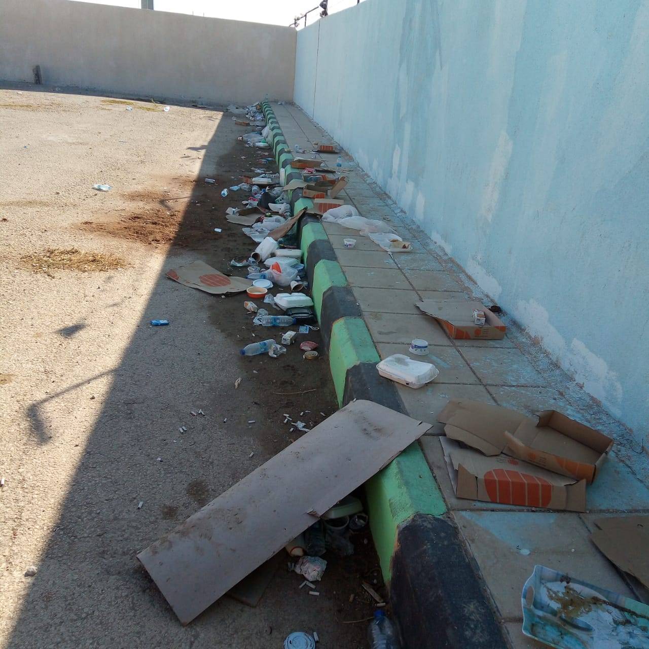 قاعة الكرك الرياضية.. نقص في الخدمات وغياب الصيانة الدورية