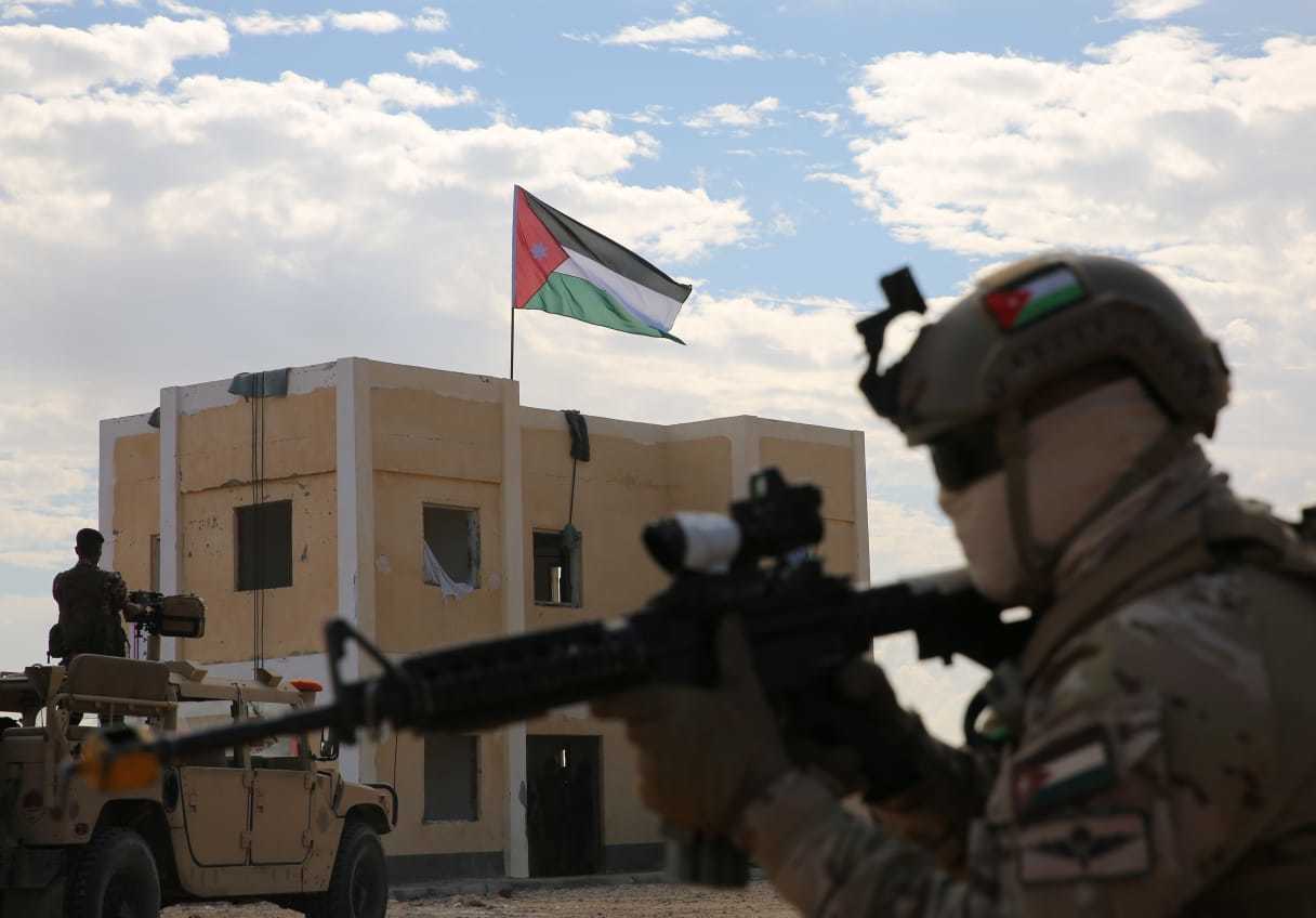 رئيس هيئة الأركان المشتركة يتابع التمرين العسكري (سيف العرب) .. صور 