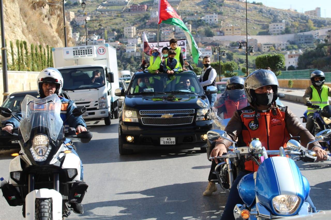 أبناء السلط يطلقون مبادرة (قدوتنا سيدنا وسلامتنا بكمامتنا ) لمكافحة فيروس كورونا