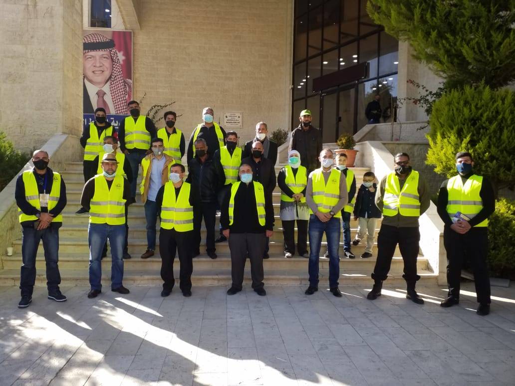 أبناء السلط يطلقون مبادرة (قدوتنا سيدنا وسلامتنا بكمامتنا ) لمكافحة فيروس كورونا