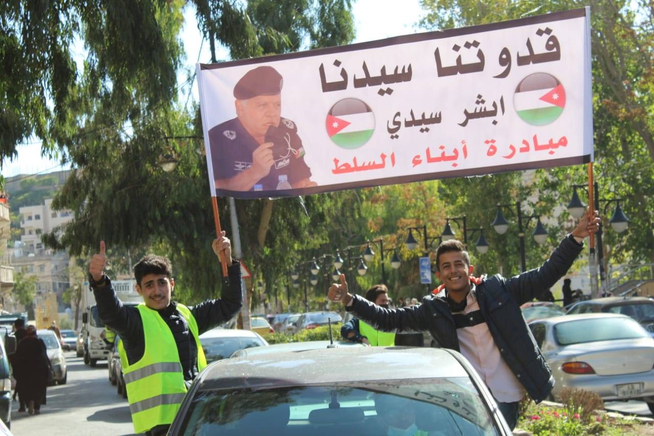 أبناء السلط يطلقون مبادرة (قدوتنا سيدنا وسلامتنا بكمامتنا ) لمكافحة فيروس كورونا