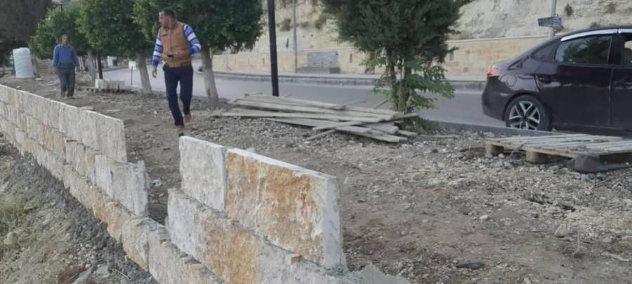 مسلسل الاعتداء على إنجازات بلدية السلط مستمر