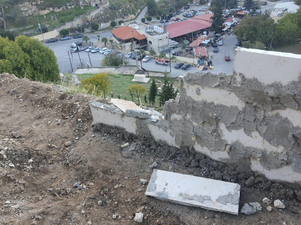 مسلسل الاعتداء على إنجازات بلدية السلط مستمر