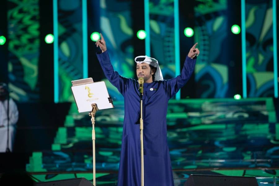 عيضة المنهالي والجمهور يحتفلون باليوم الوطني للإمارات الـ49 في دبي  